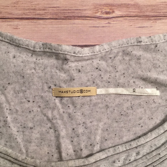 Max Studio Gray Ribbed/Textured Tee - Picture 8 of 8